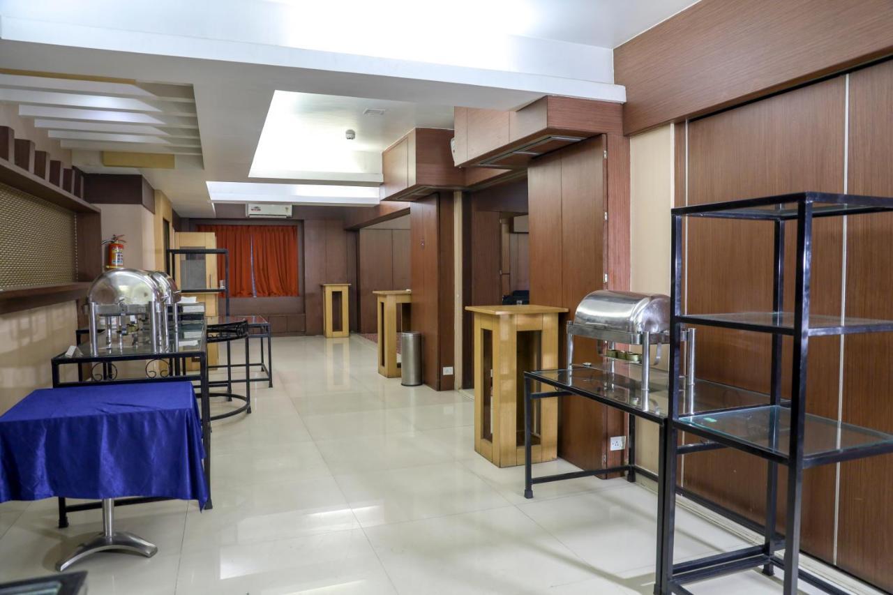 Royal Orchid Golden Suites Pune Zewnętrze zdjęcie