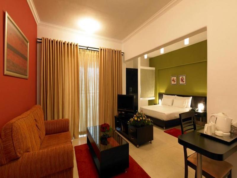 Royal Orchid Golden Suites Pune Zewnętrze zdjęcie