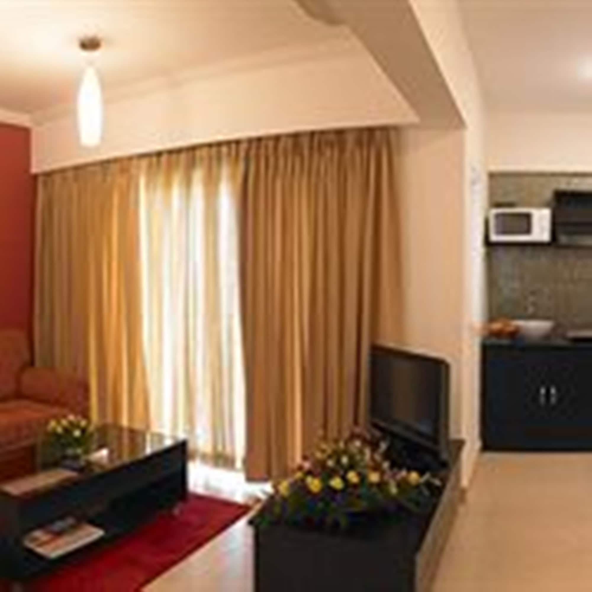 Royal Orchid Golden Suites Pune Zewnętrze zdjęcie
