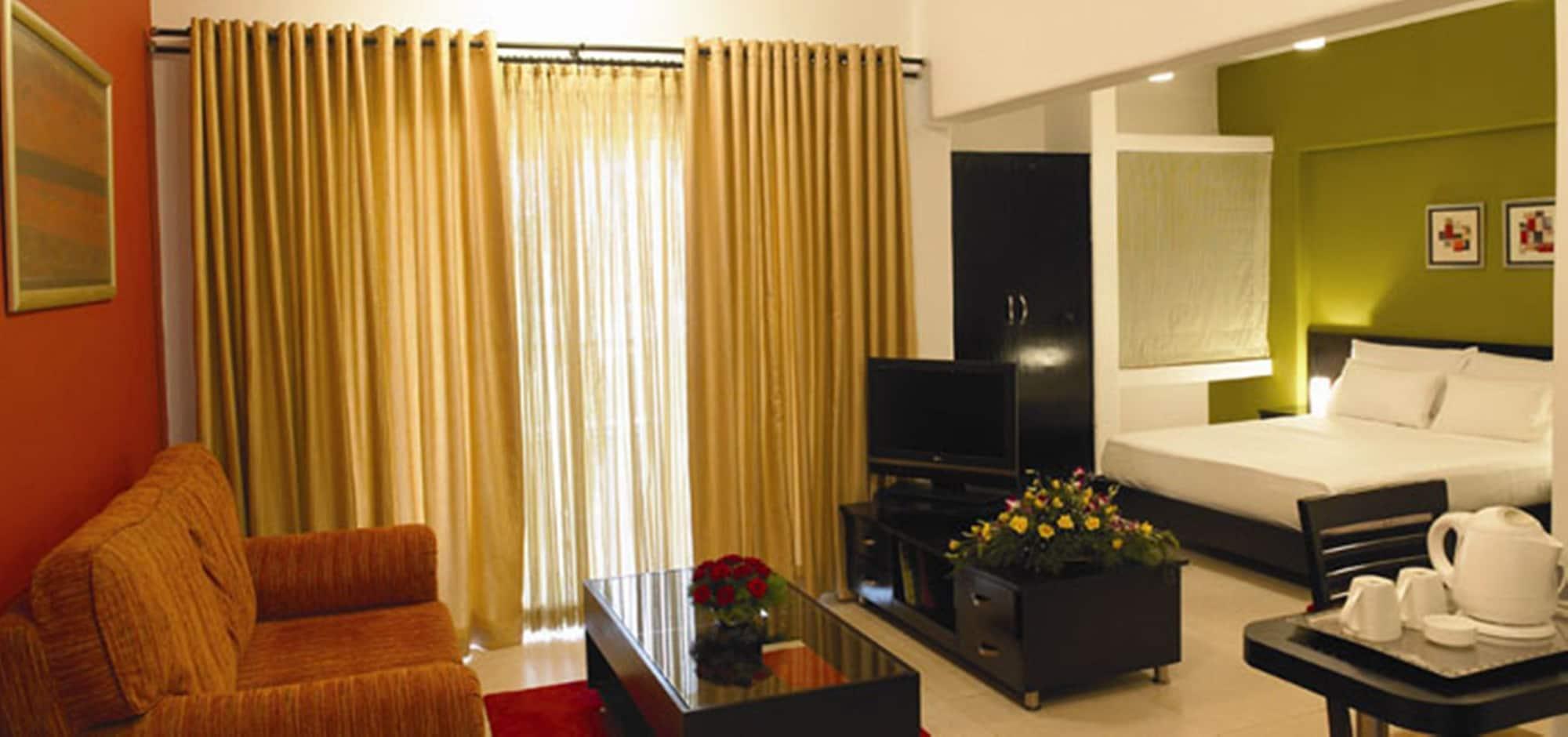 Royal Orchid Golden Suites Pune Zewnętrze zdjęcie