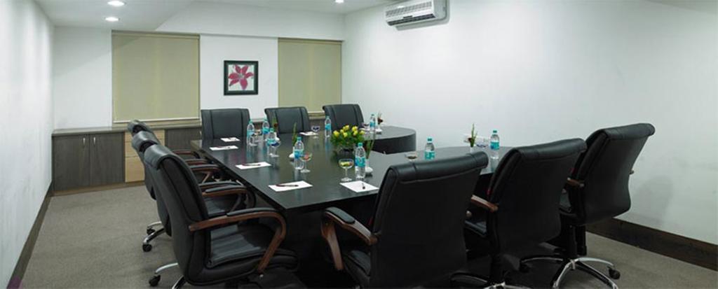 Royal Orchid Golden Suites Pune Zewnętrze zdjęcie