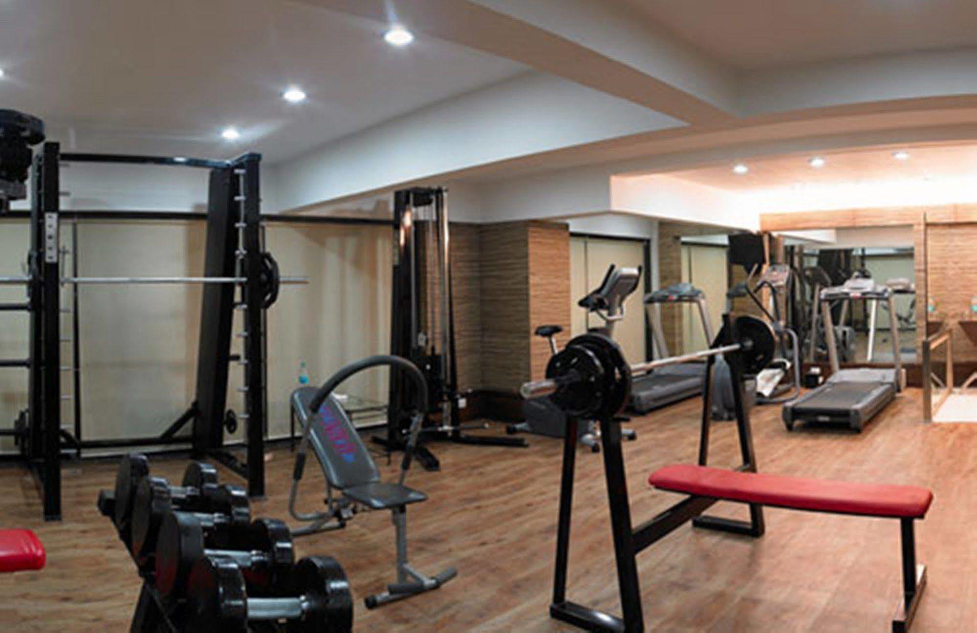 Royal Orchid Golden Suites Pune Zewnętrze zdjęcie