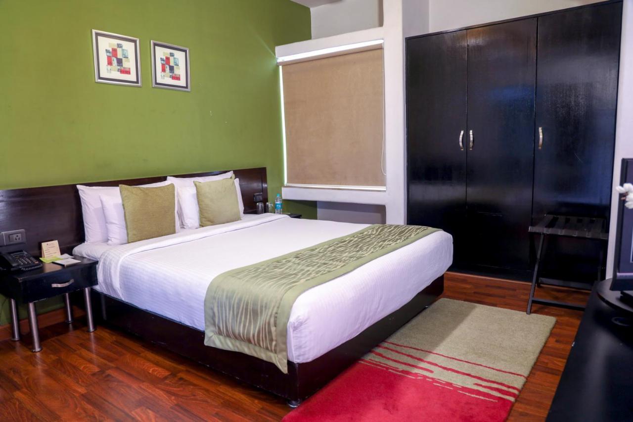 Royal Orchid Golden Suites Pune Zewnętrze zdjęcie