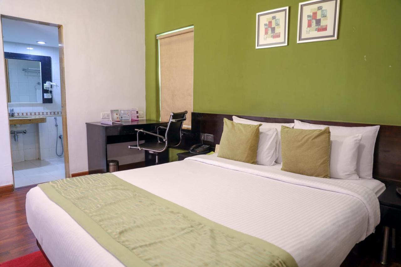 Royal Orchid Golden Suites Pune Zewnętrze zdjęcie