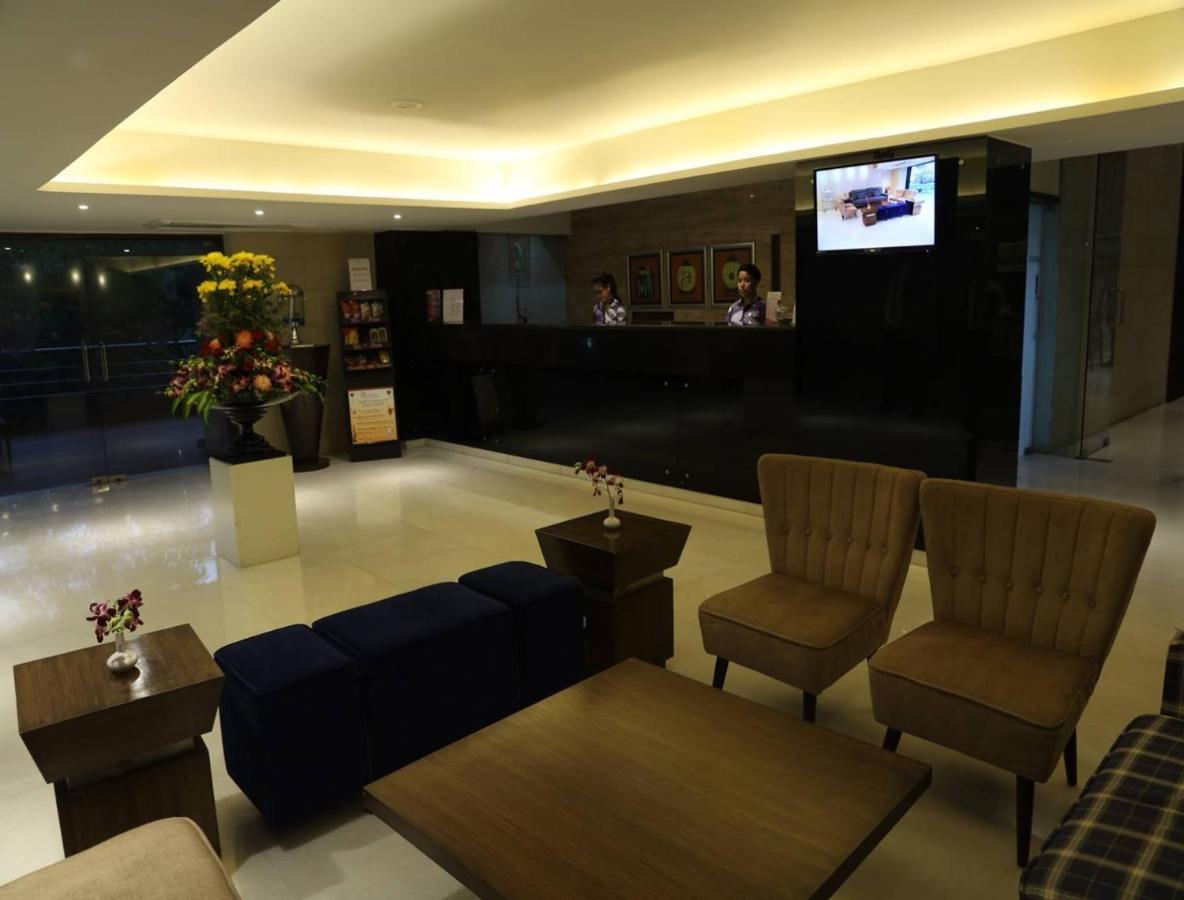 Royal Orchid Golden Suites Pune Zewnętrze zdjęcie