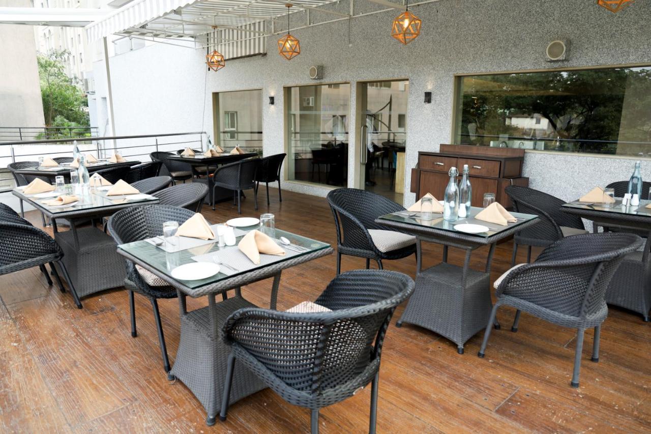 Royal Orchid Golden Suites Pune Zewnętrze zdjęcie