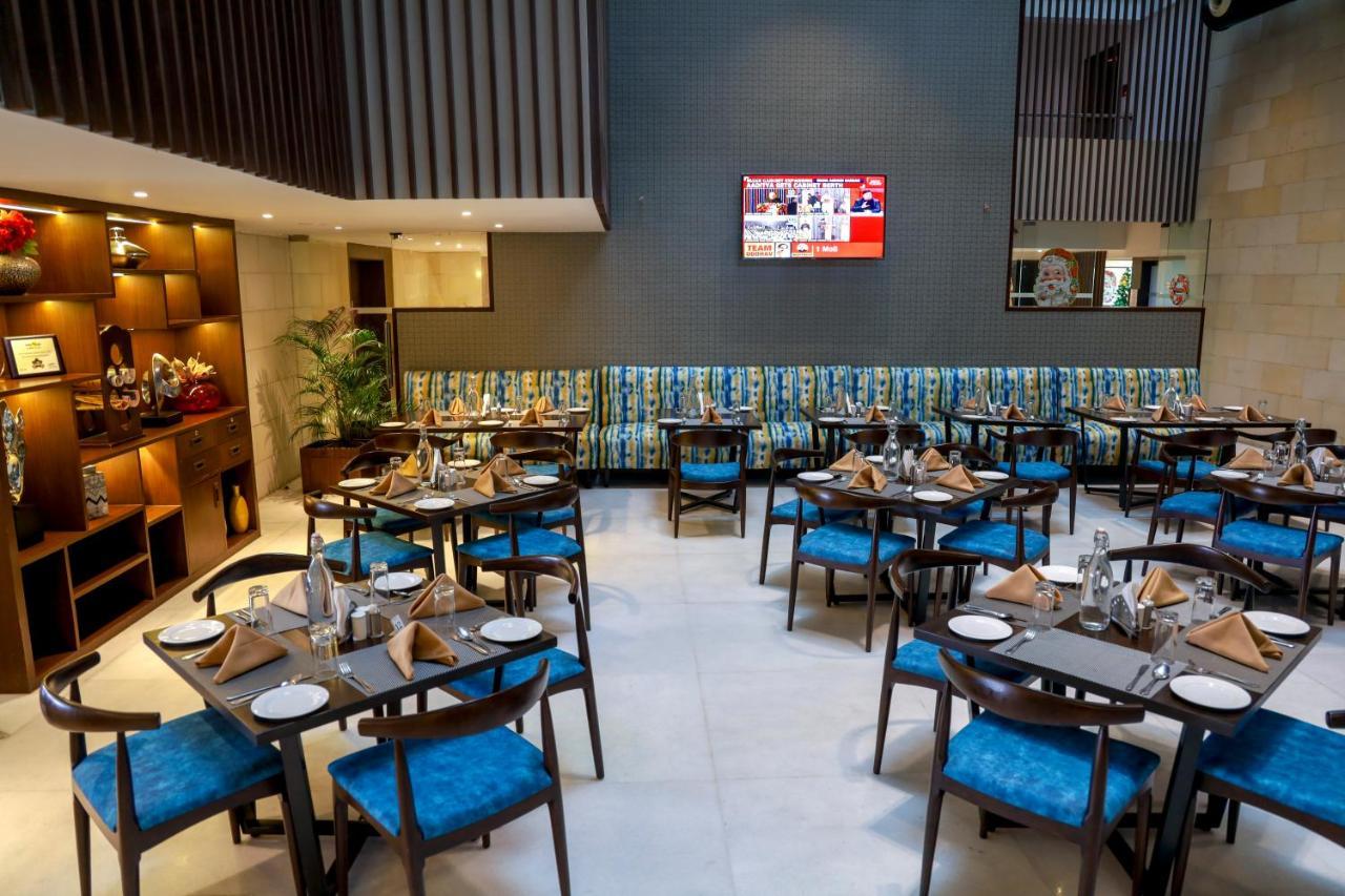 Royal Orchid Golden Suites Pune Zewnętrze zdjęcie