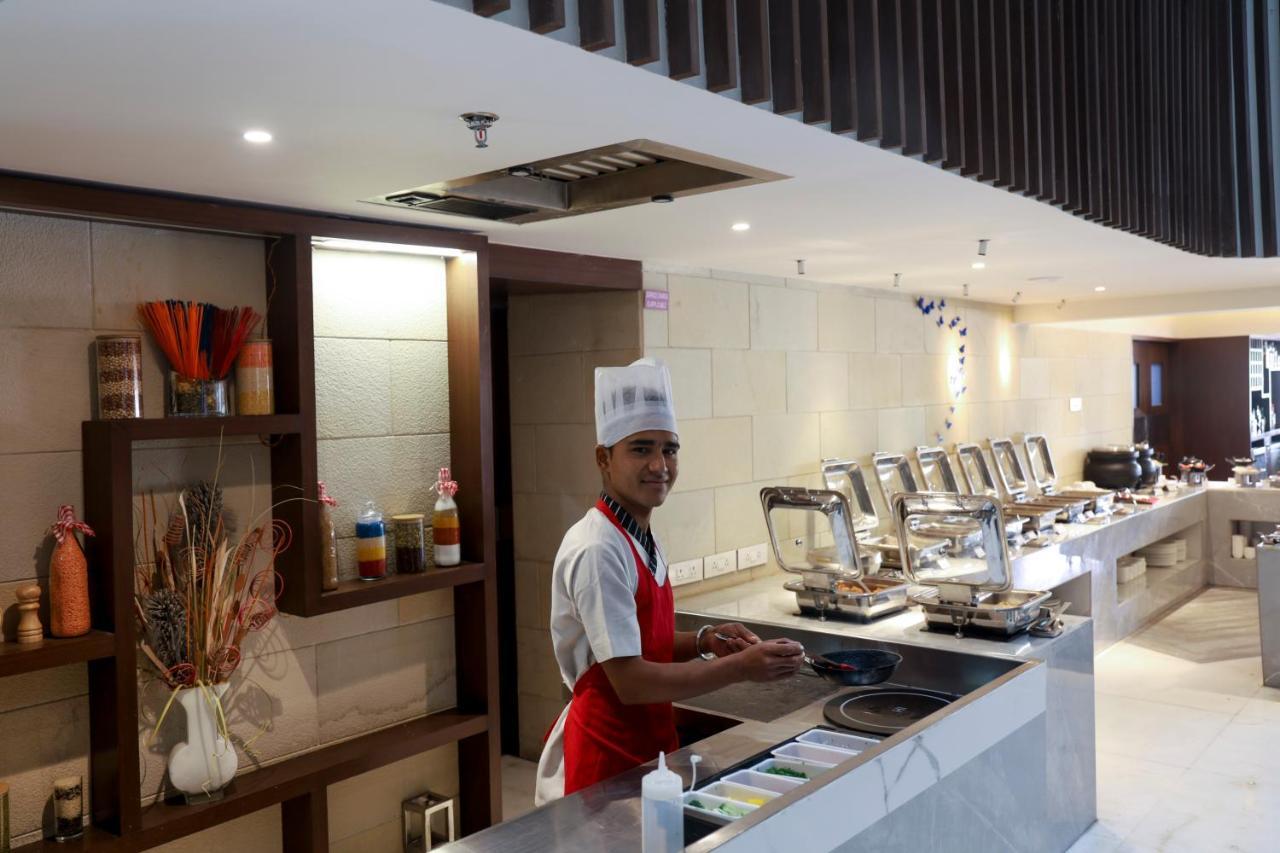 Royal Orchid Golden Suites Pune Zewnętrze zdjęcie