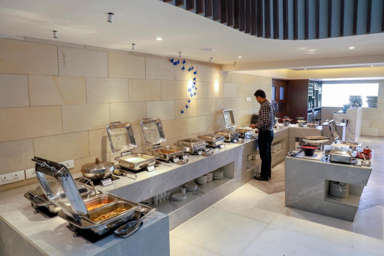 Royal Orchid Golden Suites Pune Zewnętrze zdjęcie