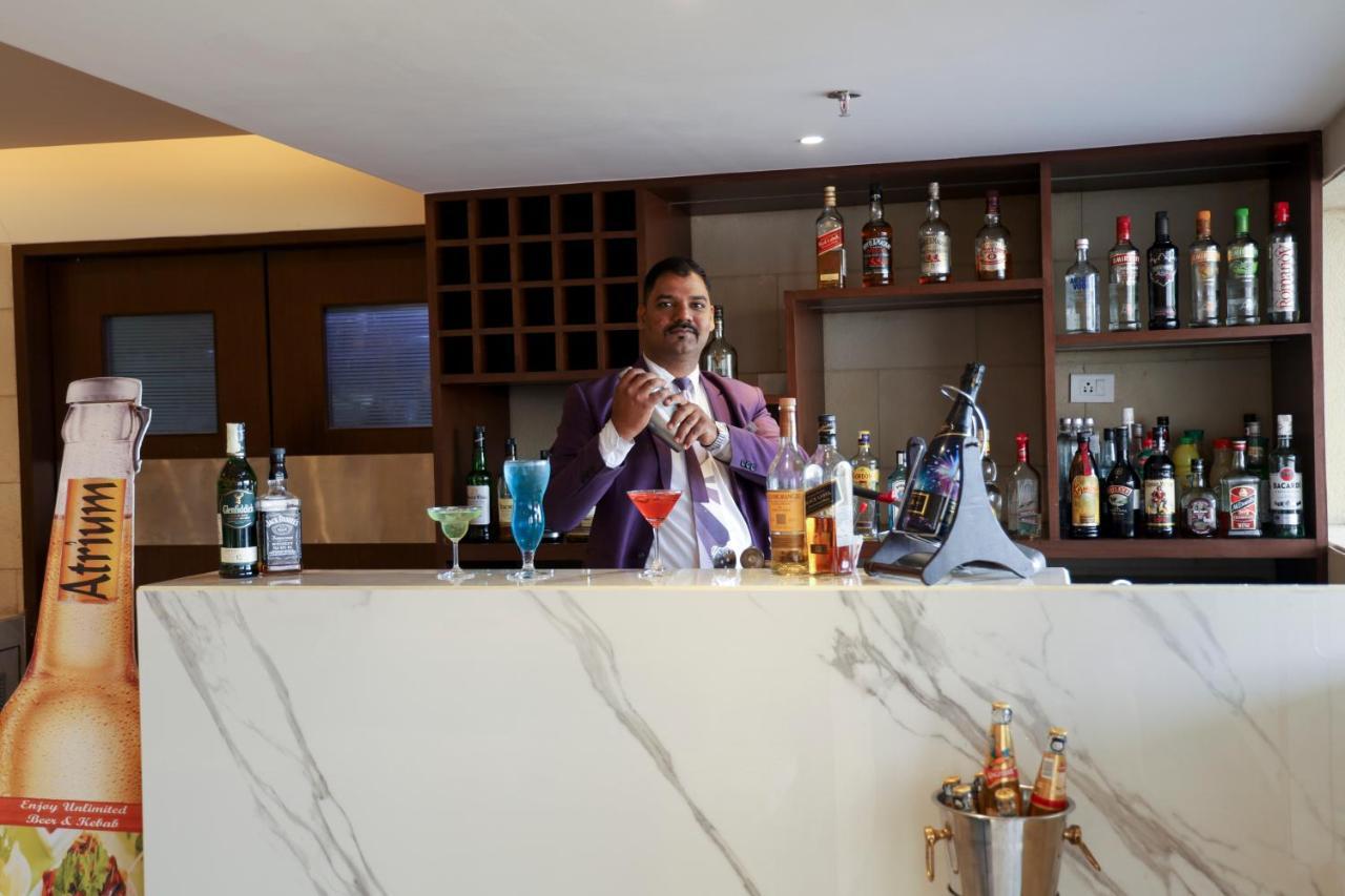 Royal Orchid Golden Suites Pune Zewnętrze zdjęcie