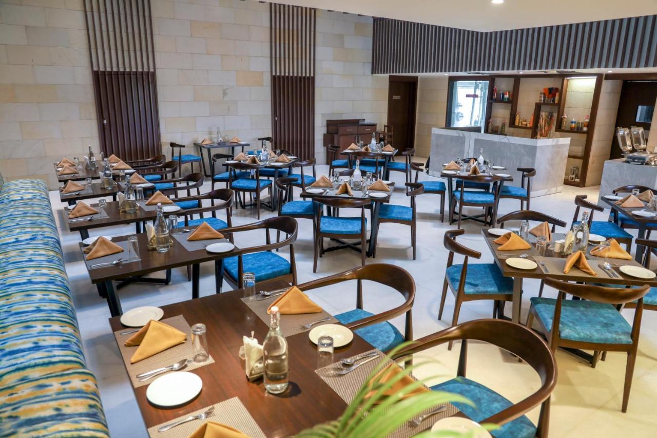 Royal Orchid Golden Suites Pune Zewnętrze zdjęcie