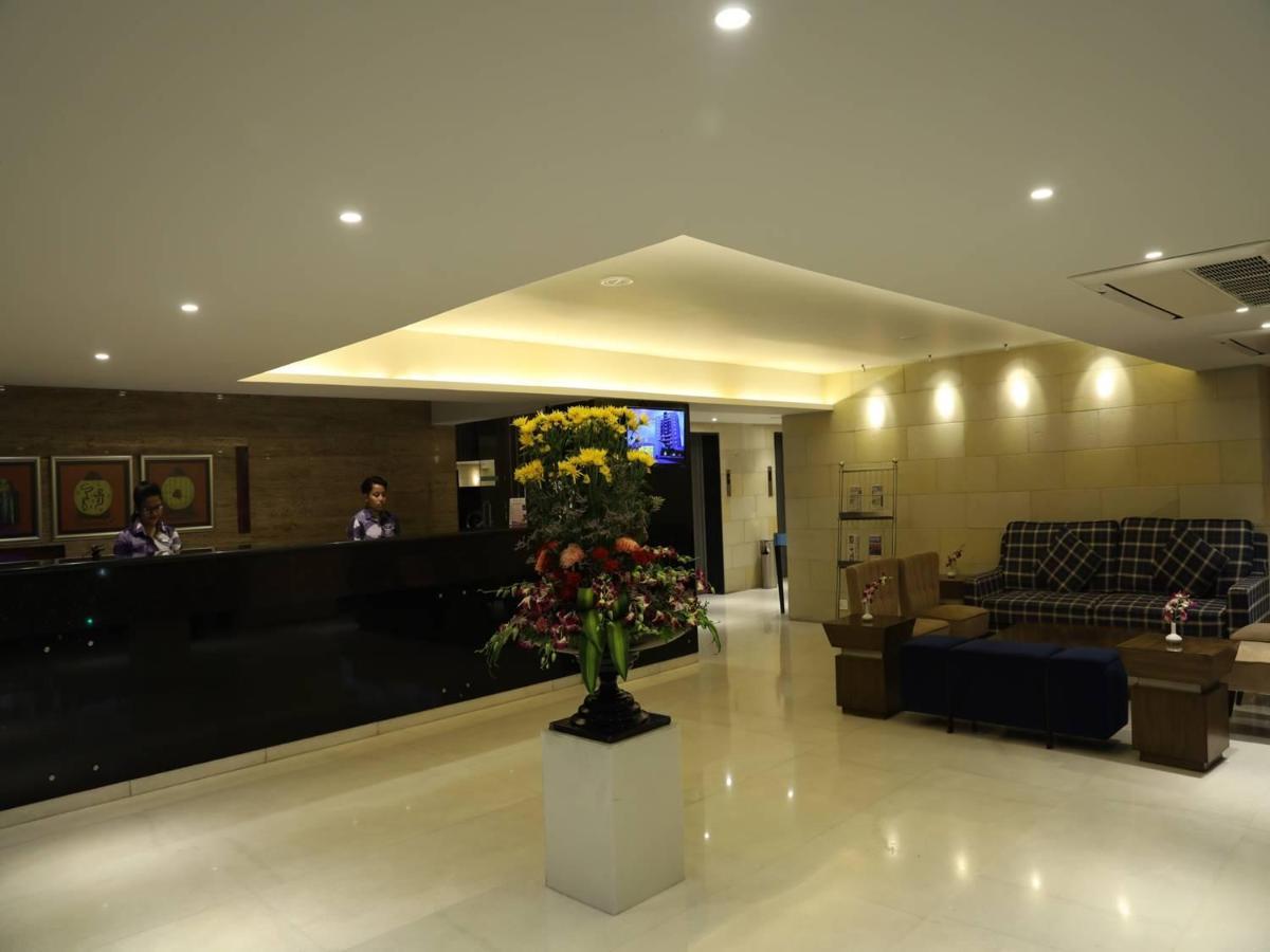 Royal Orchid Golden Suites Pune Zewnętrze zdjęcie