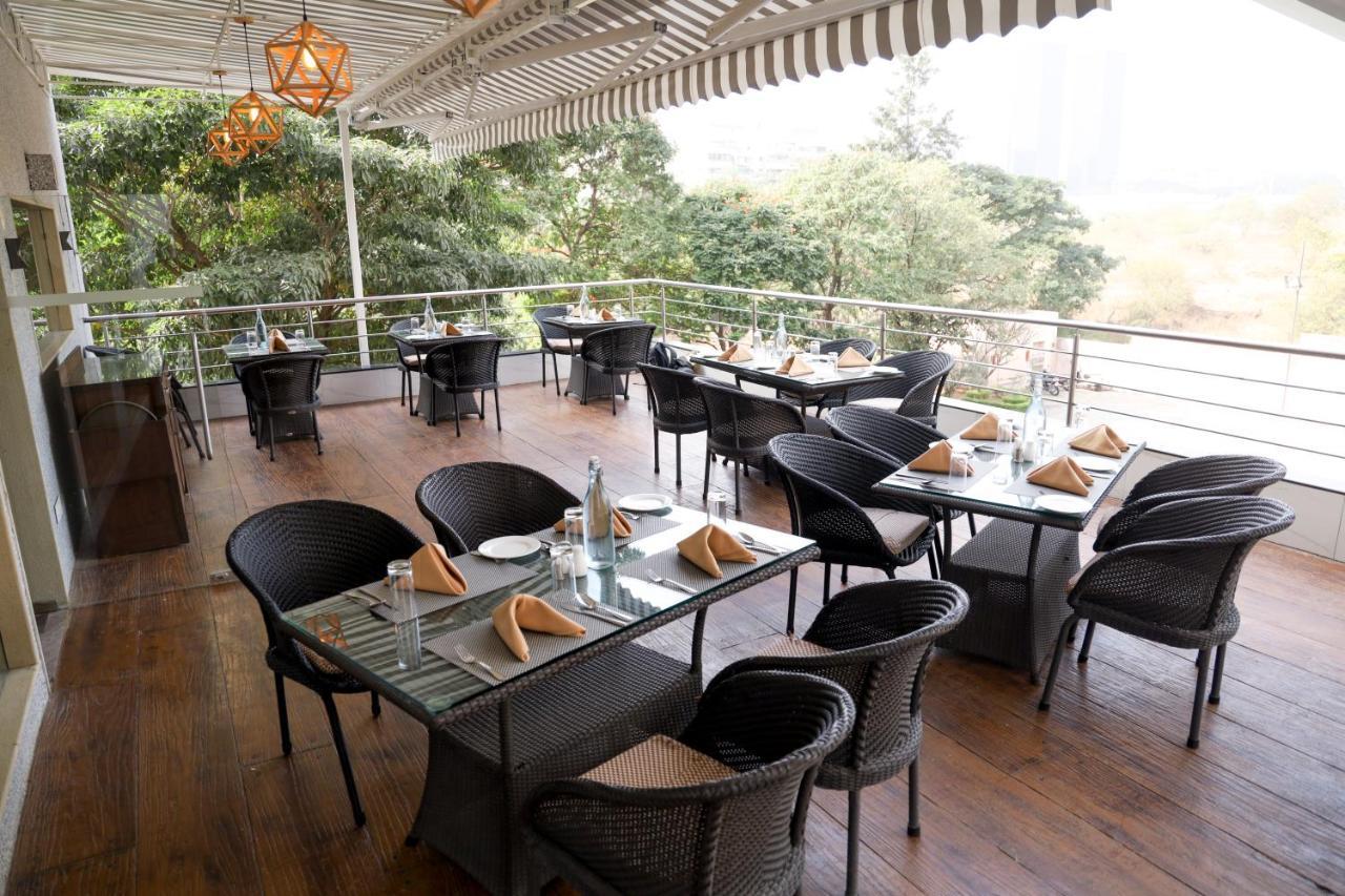 Royal Orchid Golden Suites Pune Zewnętrze zdjęcie