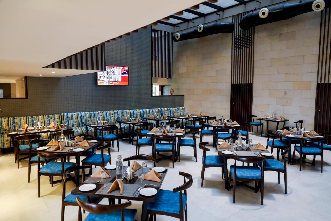 Royal Orchid Golden Suites Pune Zewnętrze zdjęcie